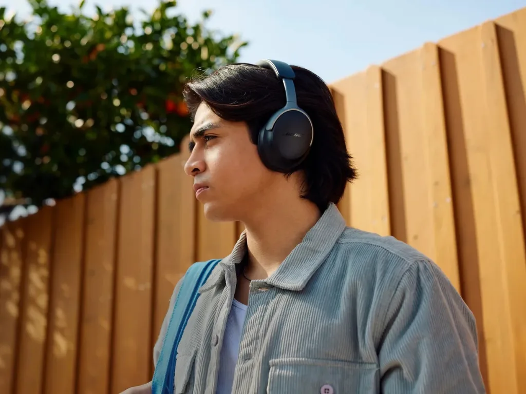 Bose New QuietComfort Ultra Wireless Headphones boy img